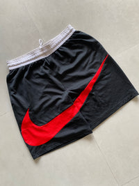 NIKE BIG SWOOSH SHORTS - M