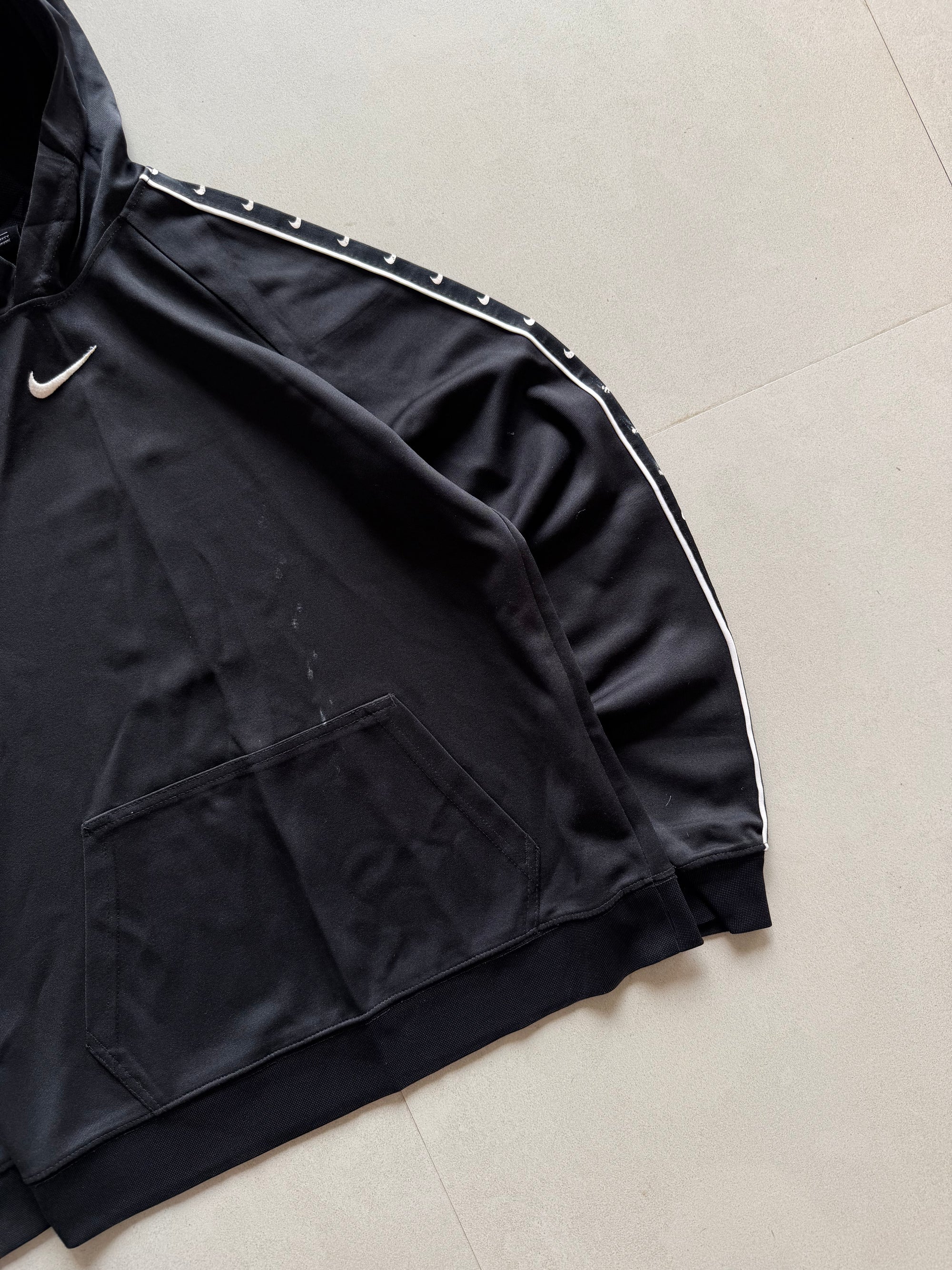 NIKE CENTRE SWOOSH HOODIE - XS