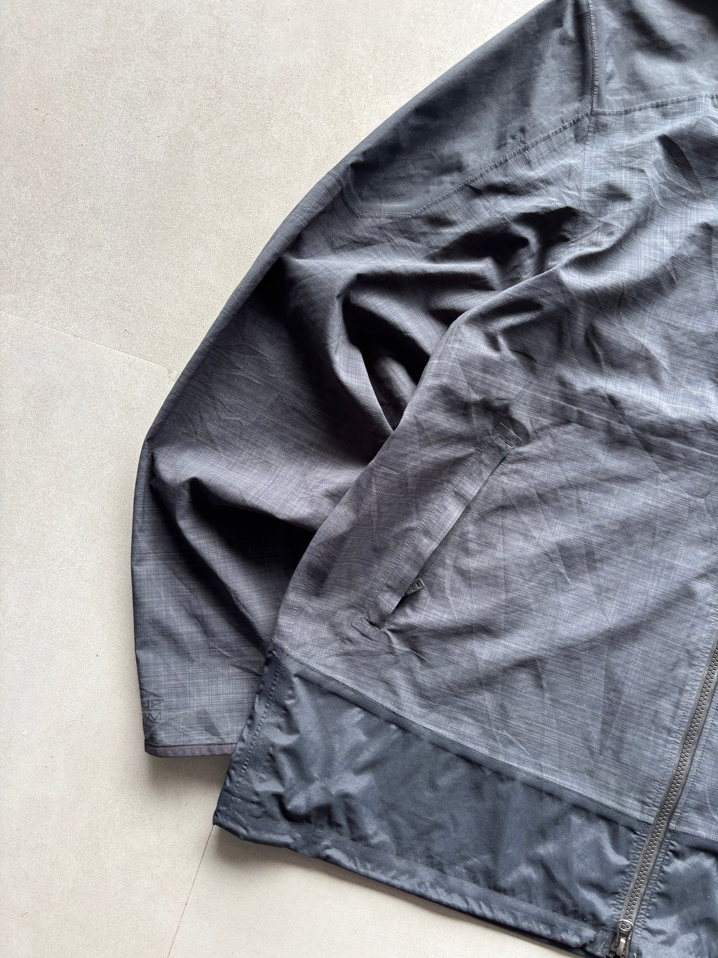 UNDER ARMOUR JACKET - XL