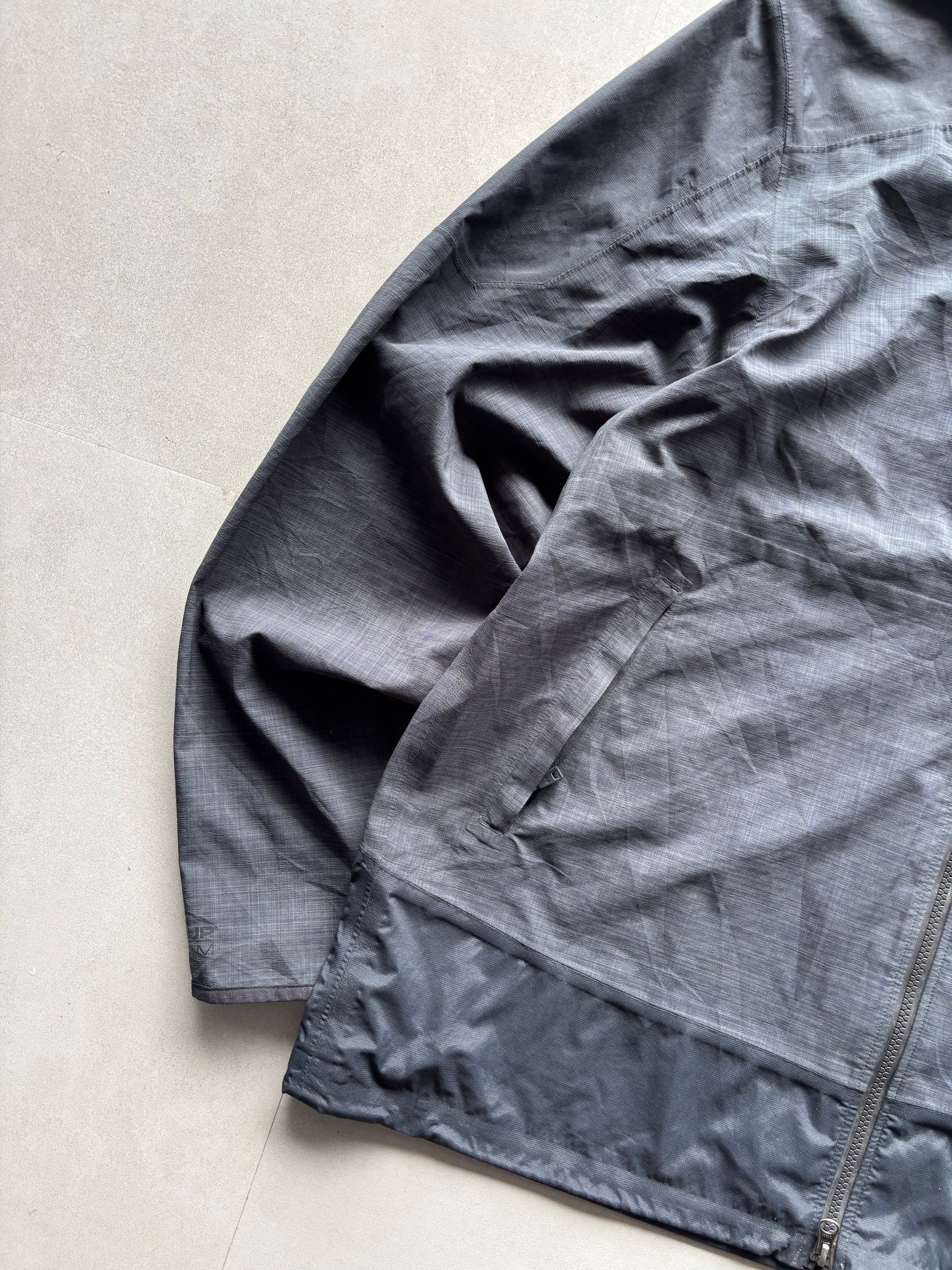 UNDER ARMOUR JACKET - XL