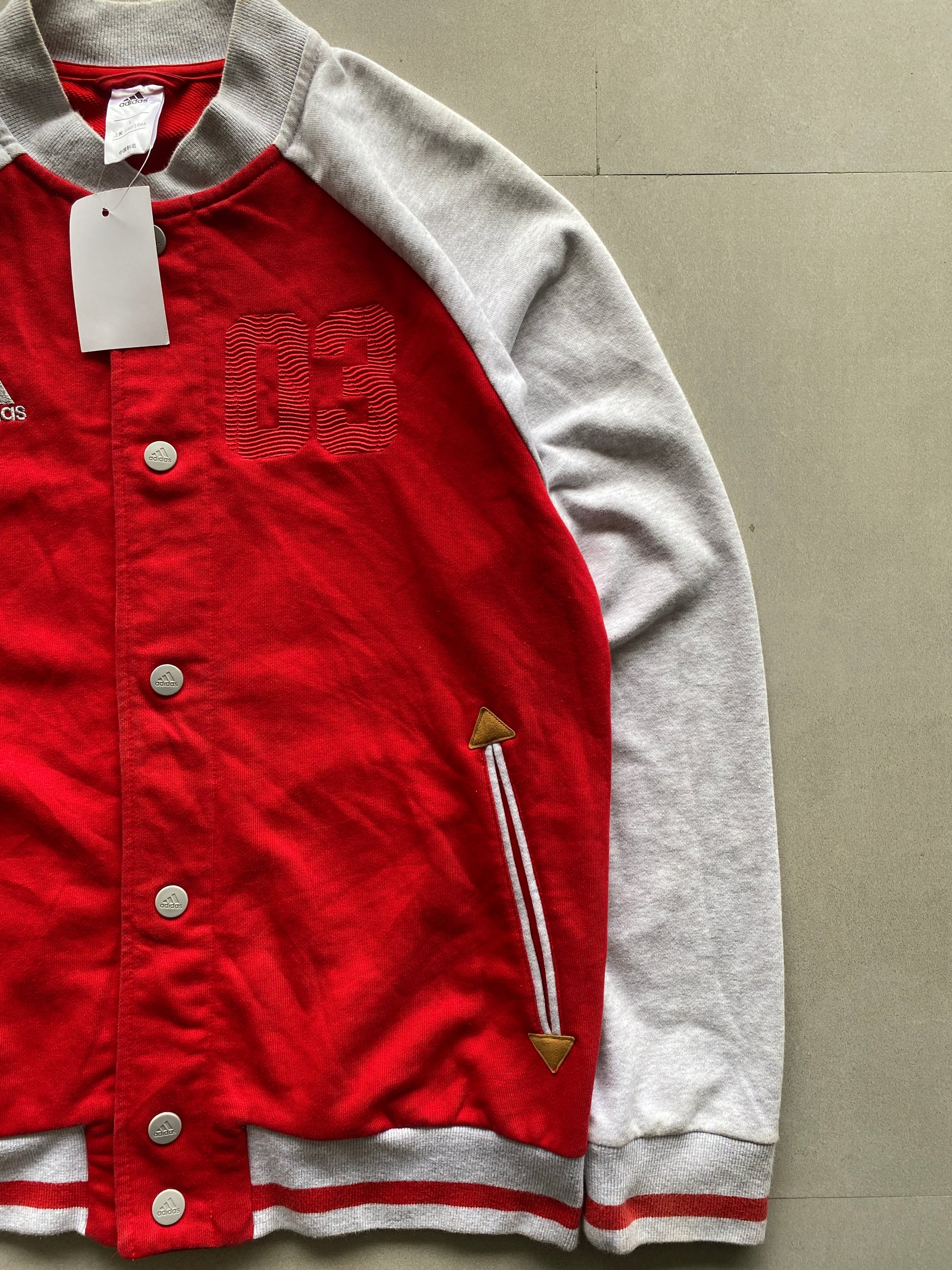 ADIDAS VARSITY JACKET - M