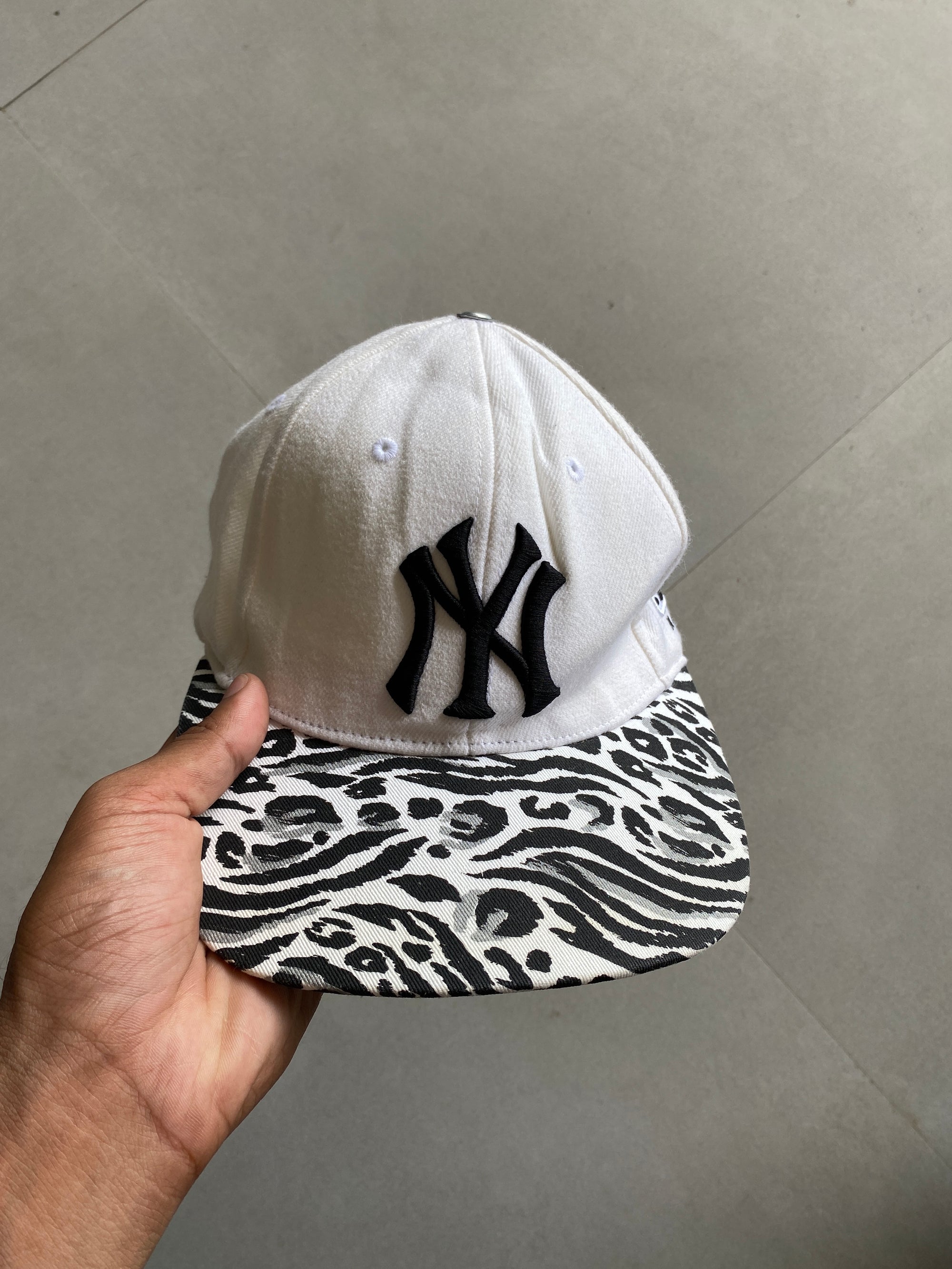 NY SNAP BACK CAP