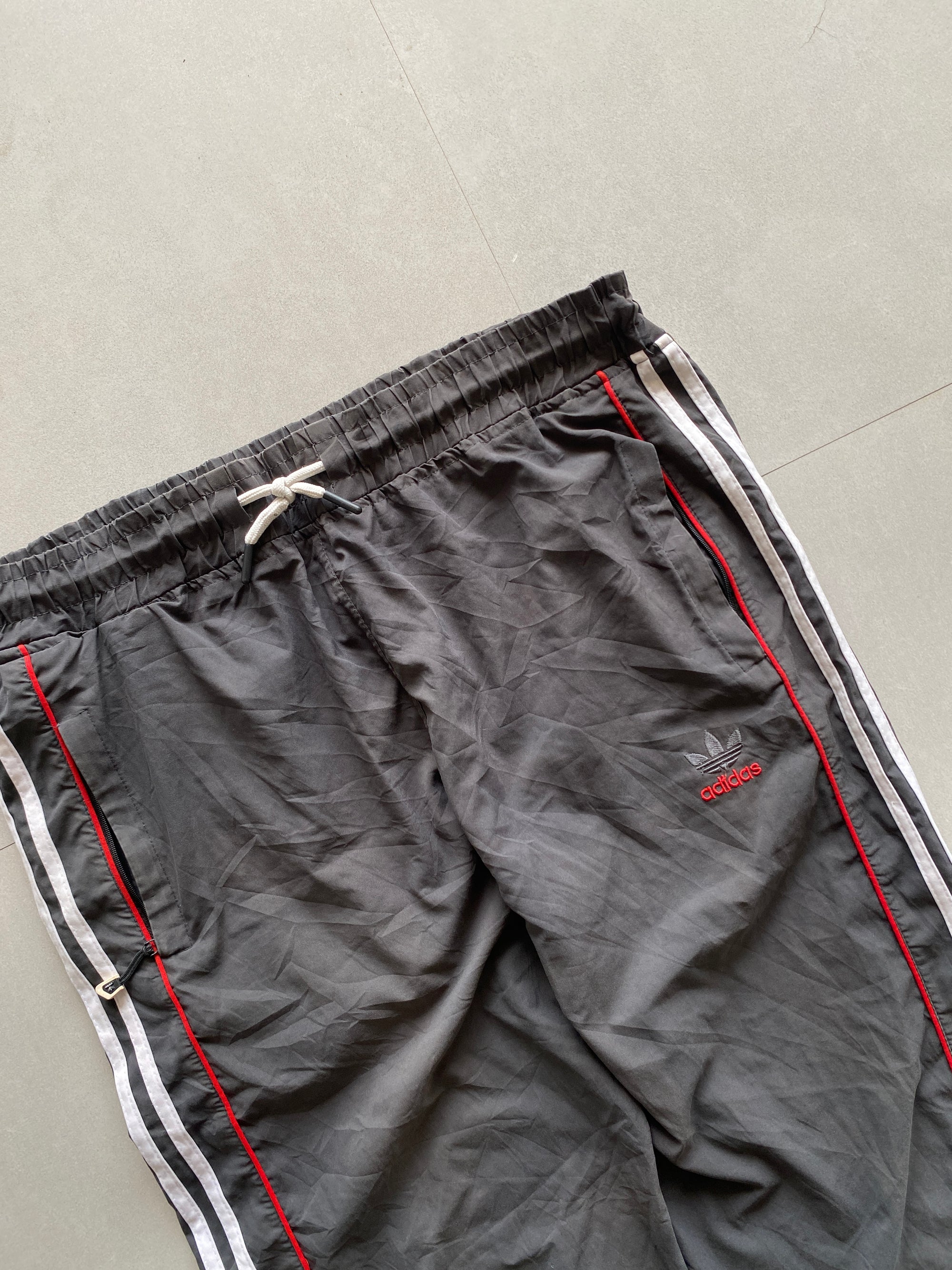 VINTAGE ADIDAS STRIPED TRACK PANT - L