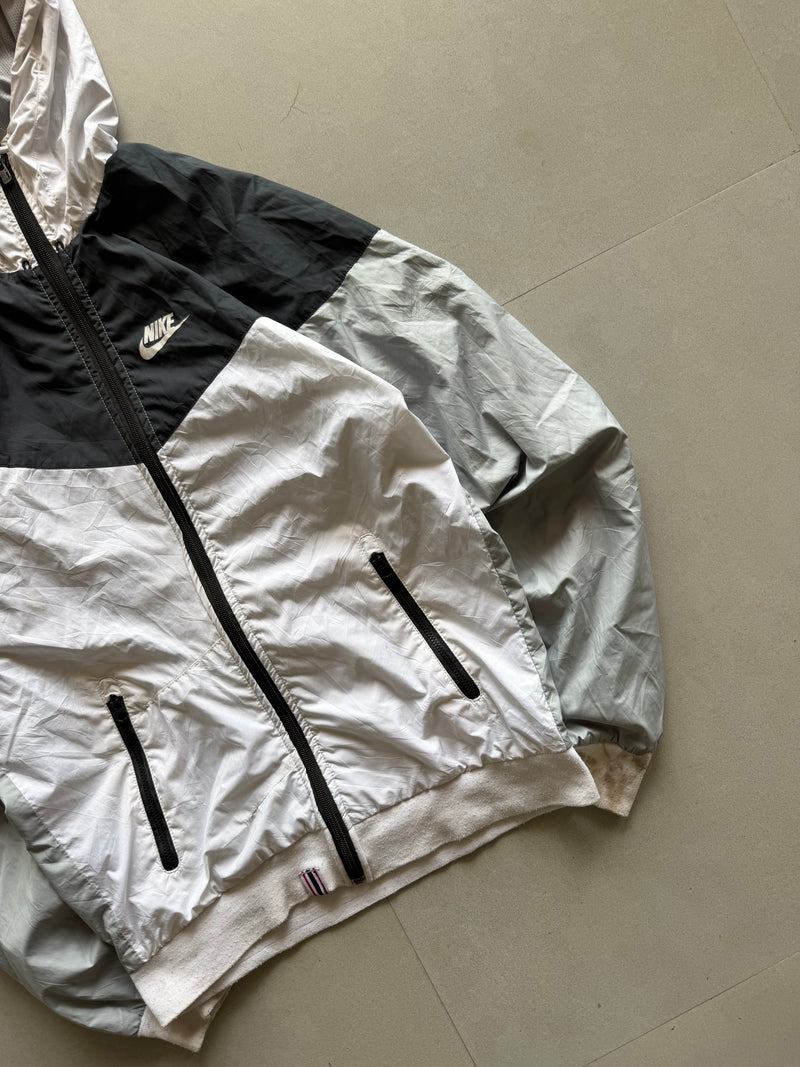 VINTAGE NIKE HOODED JACKET -