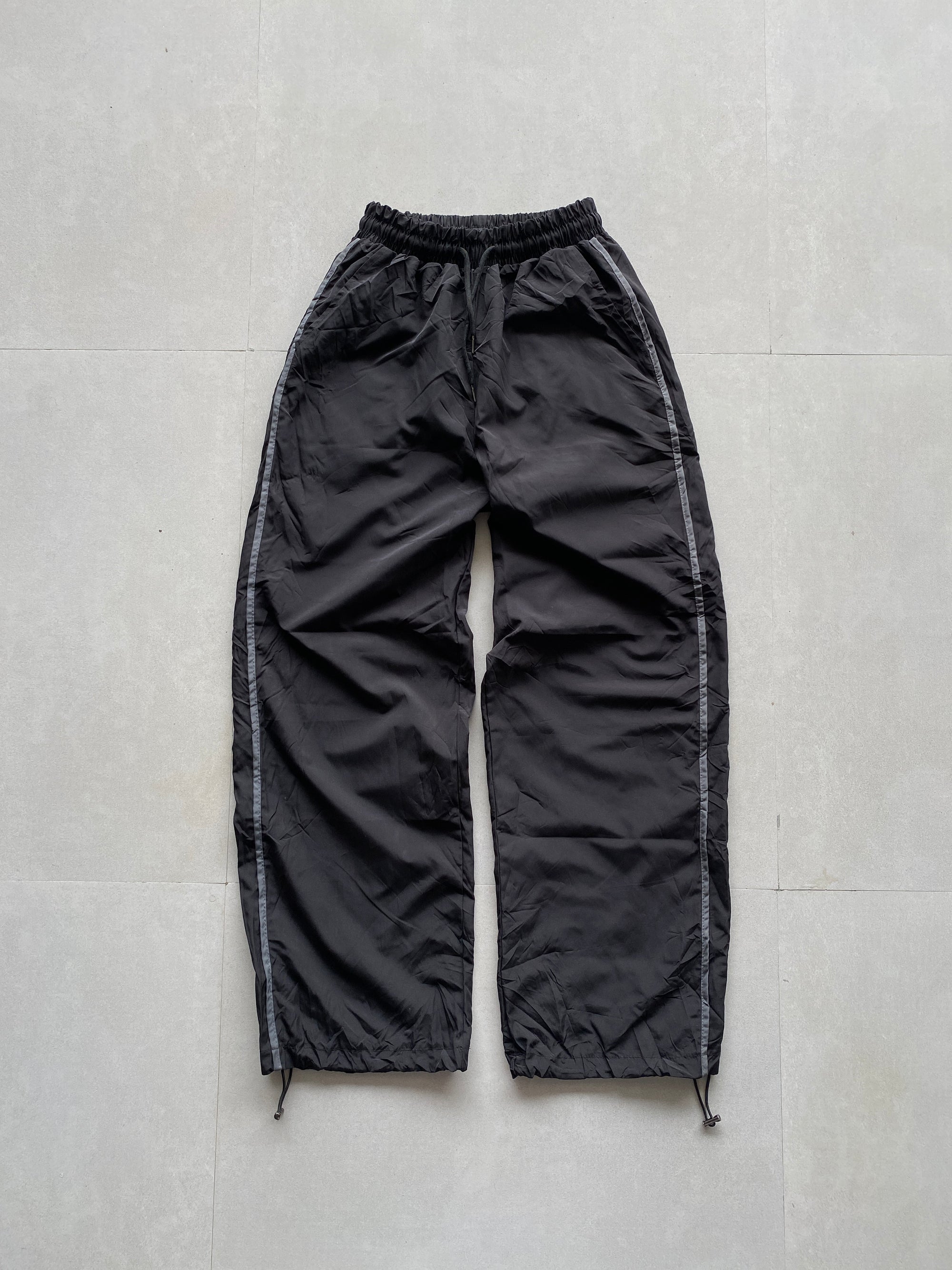 BAGGY TRACK PANTS