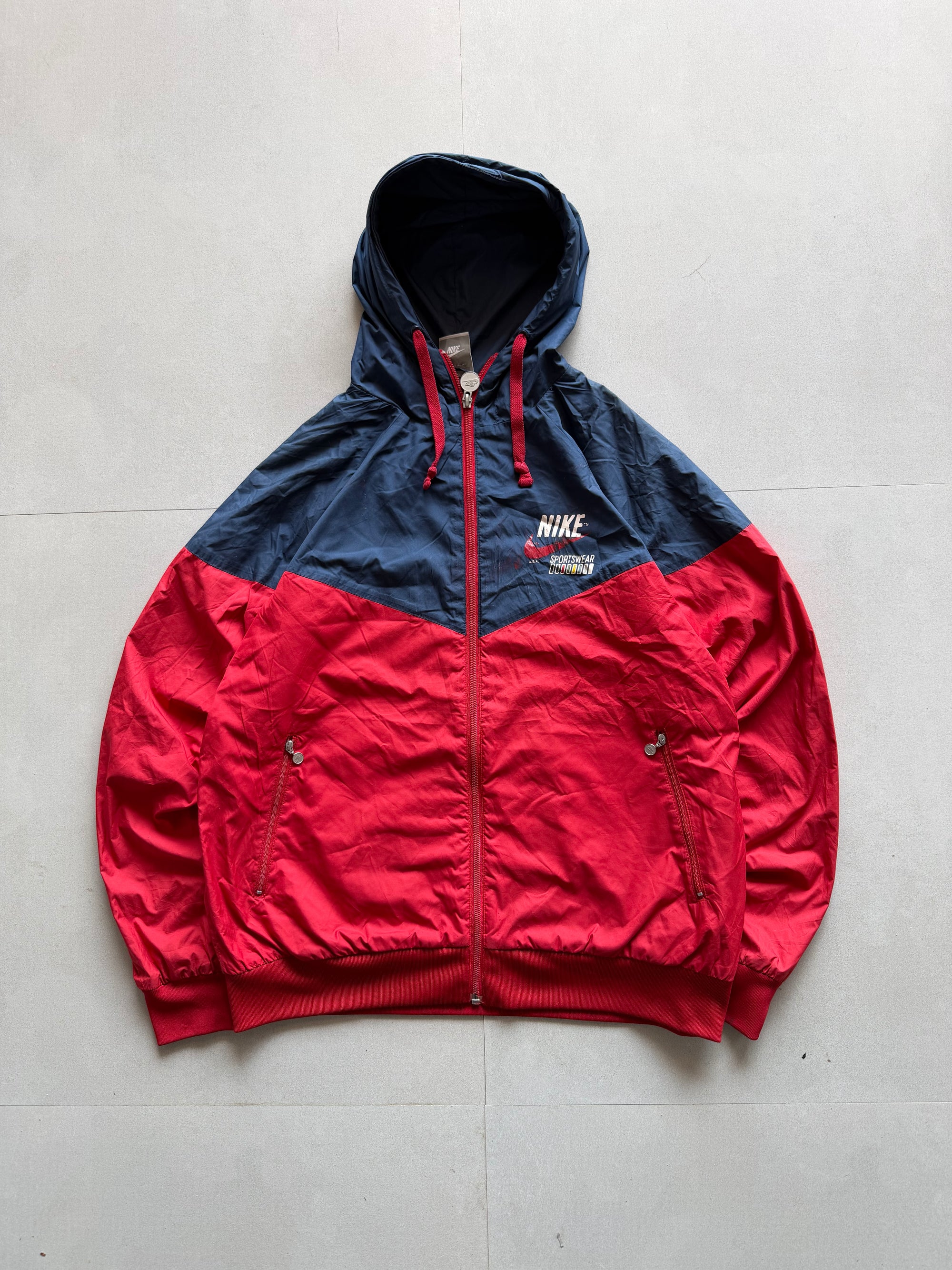 NIKE HOODED JACKET - M