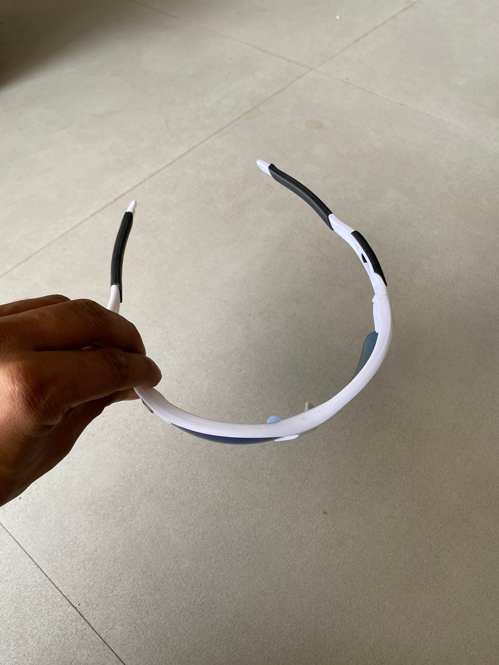 UV PROTECTED SPORTS SUNGLASSES