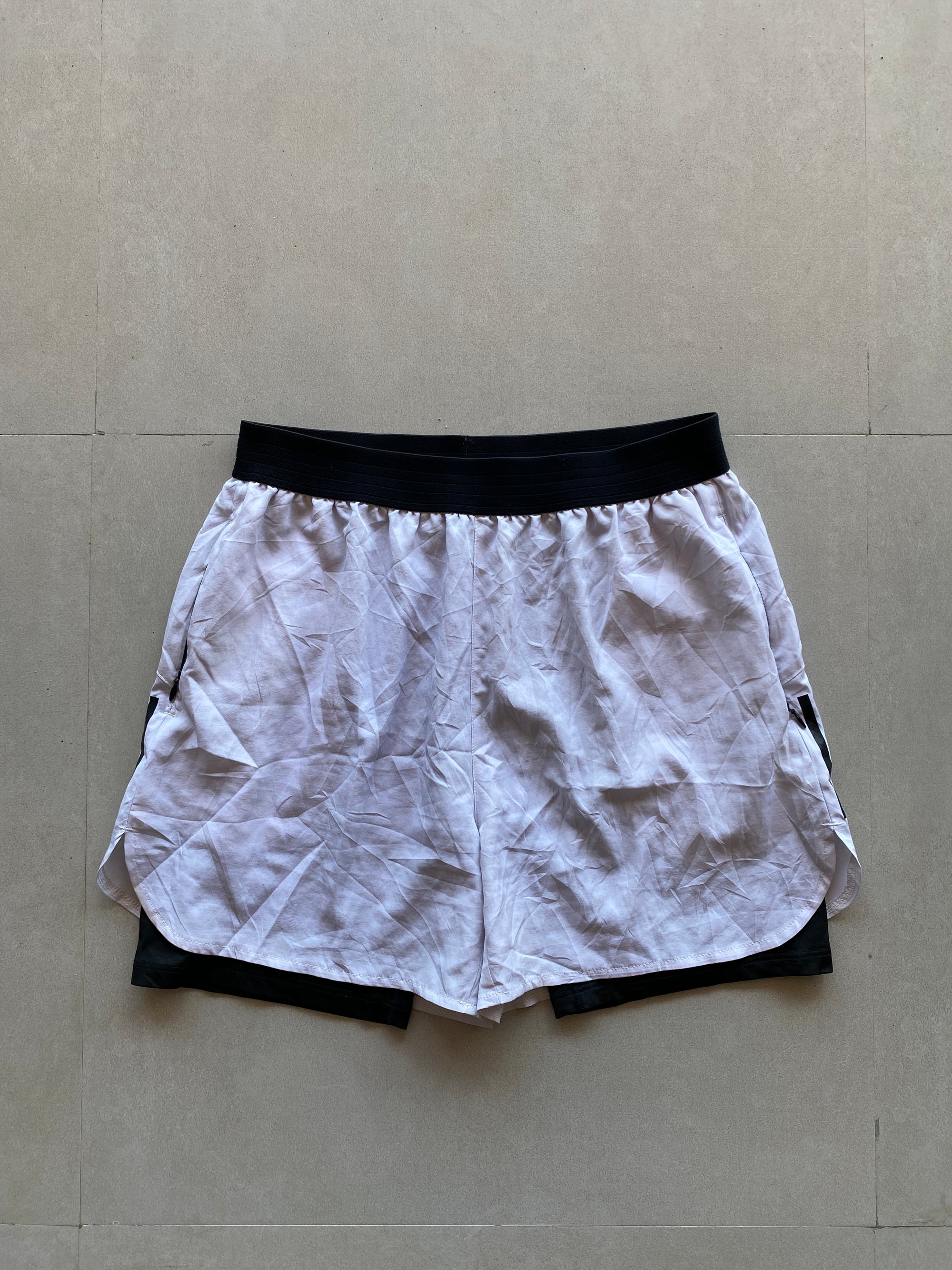 SHORTS - M