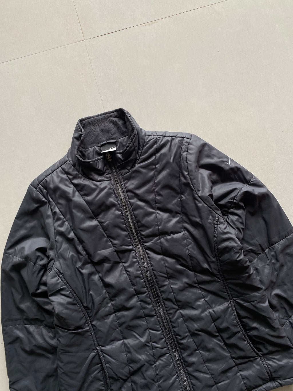 NIKE WOMENS LIGHT WEIGHT PUFFER JACKET - S