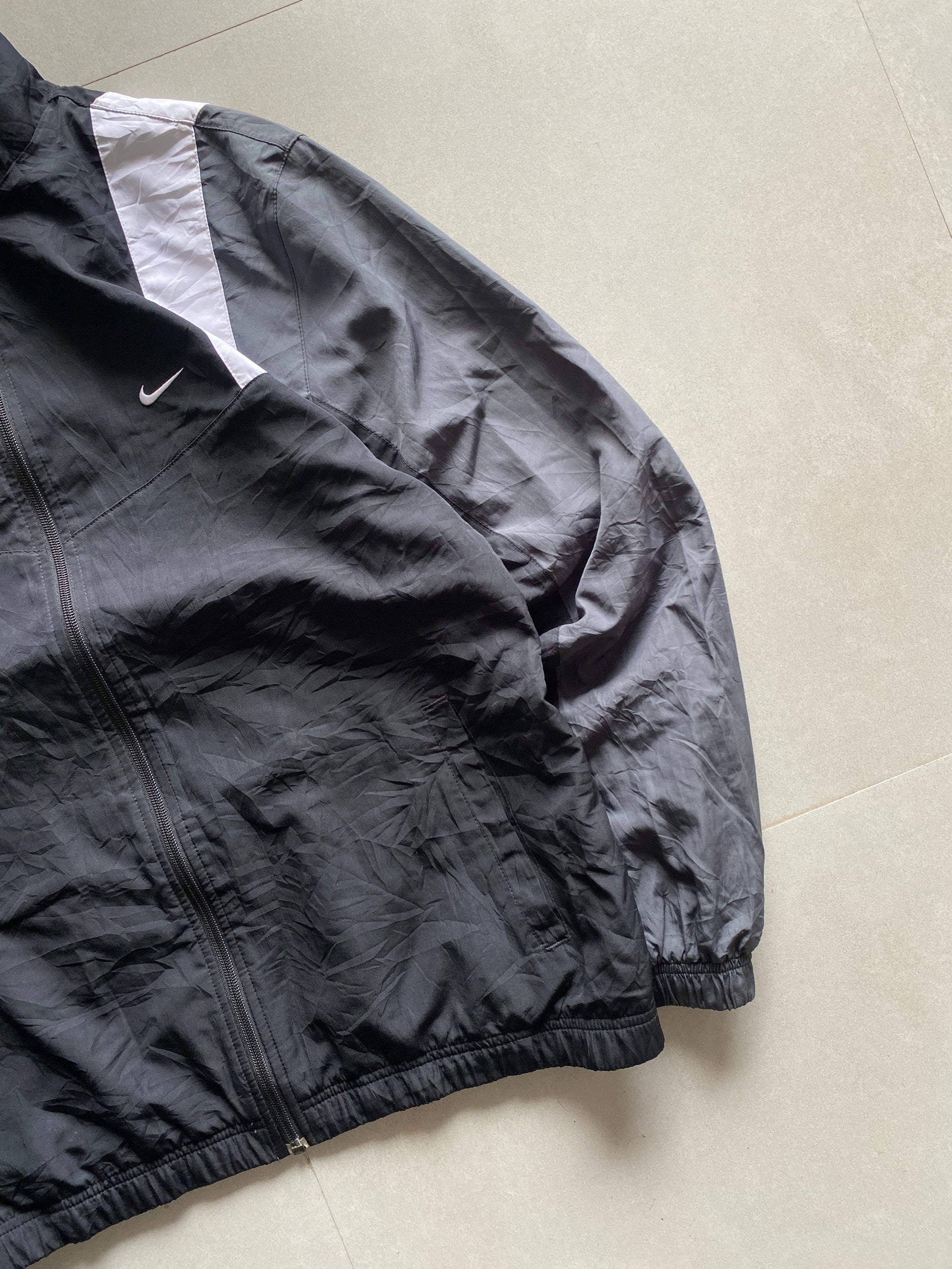 VINTAGE NIKE JACKET - L