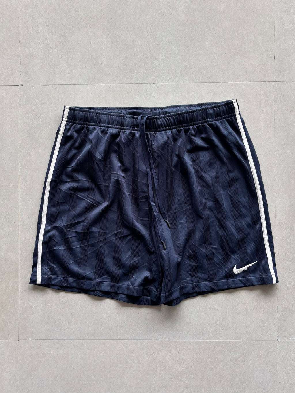 NIKE BLUE SHORTS - M