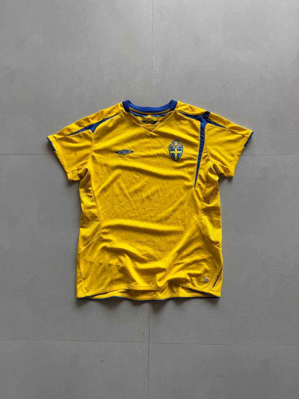 2005 UMBRO SWEDEN JERSEY - XS