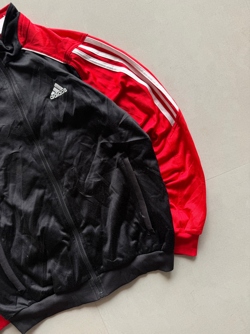 ADIDAS STRIPED JACKET - M