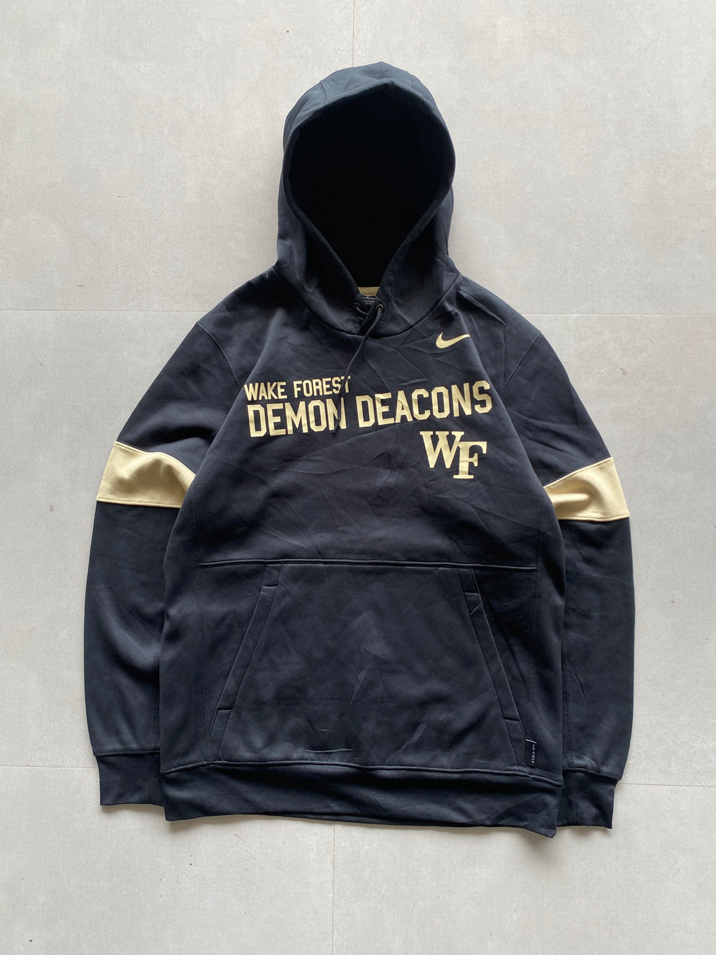 VINTAGE NIKE HOODIE - M