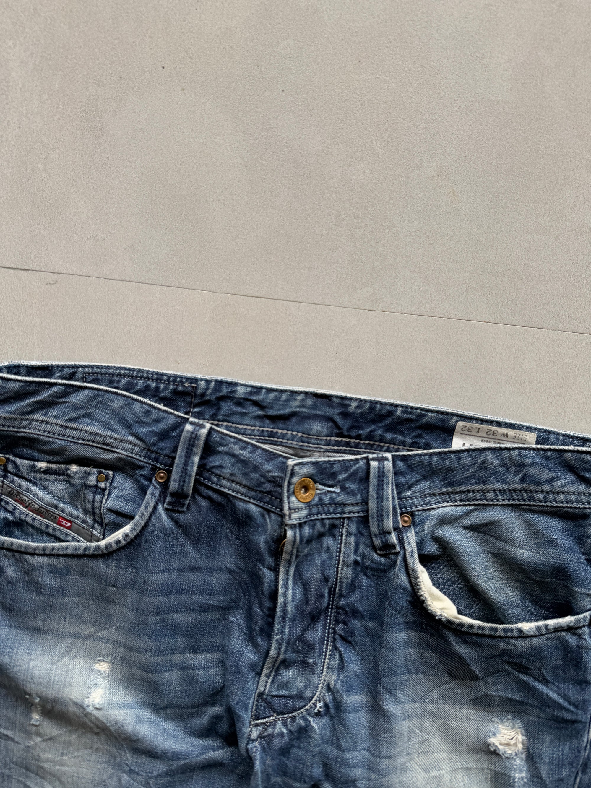DIESEL INDUSTRY SCRATCHED HEAVY DENIM - M