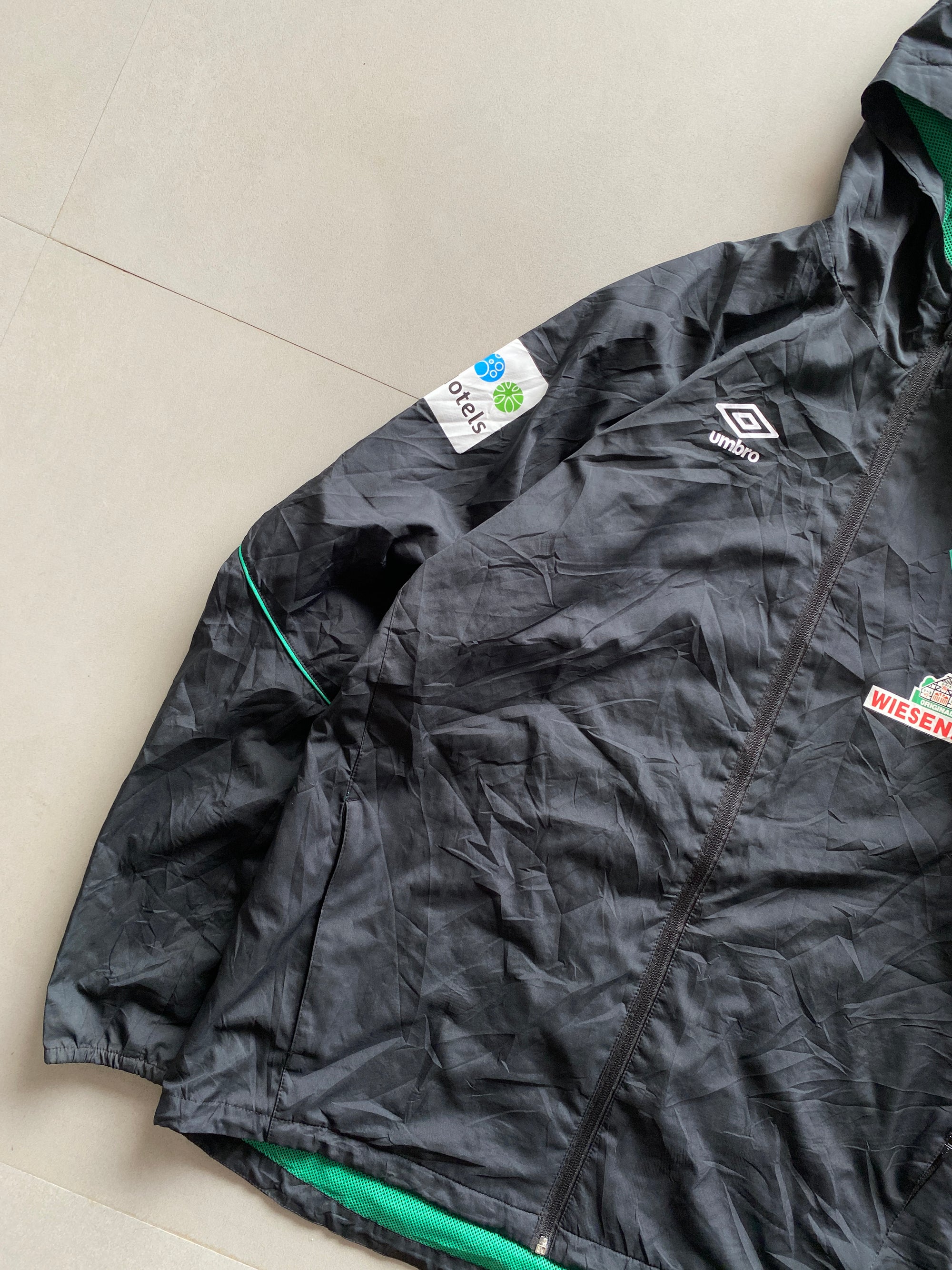 UMBRO WERDER HOODED JACKET - L