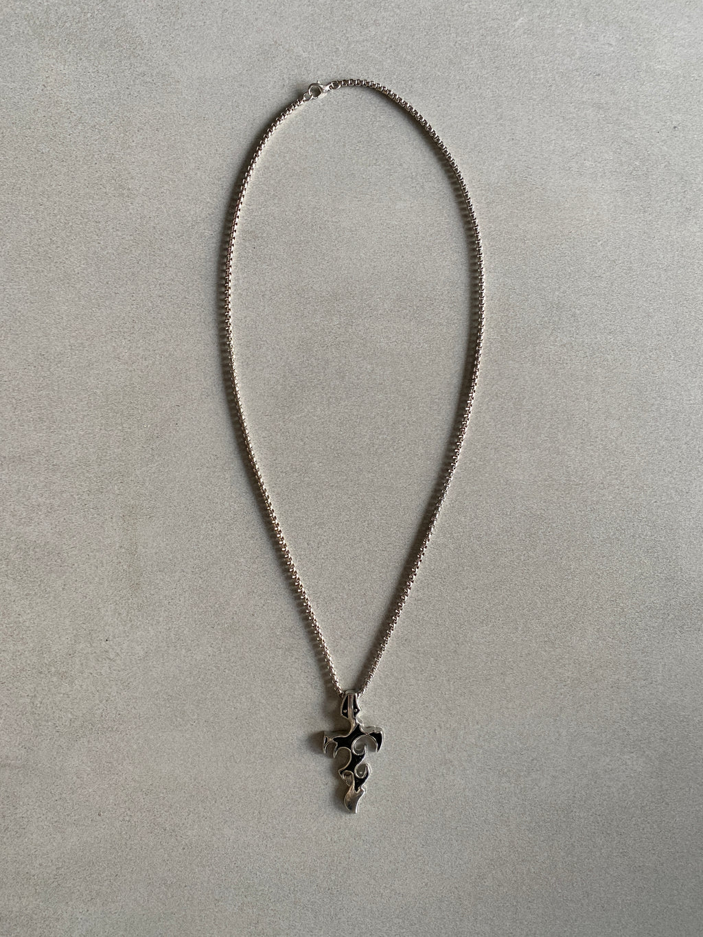 FLAME CROSS PENDANT CHAIN