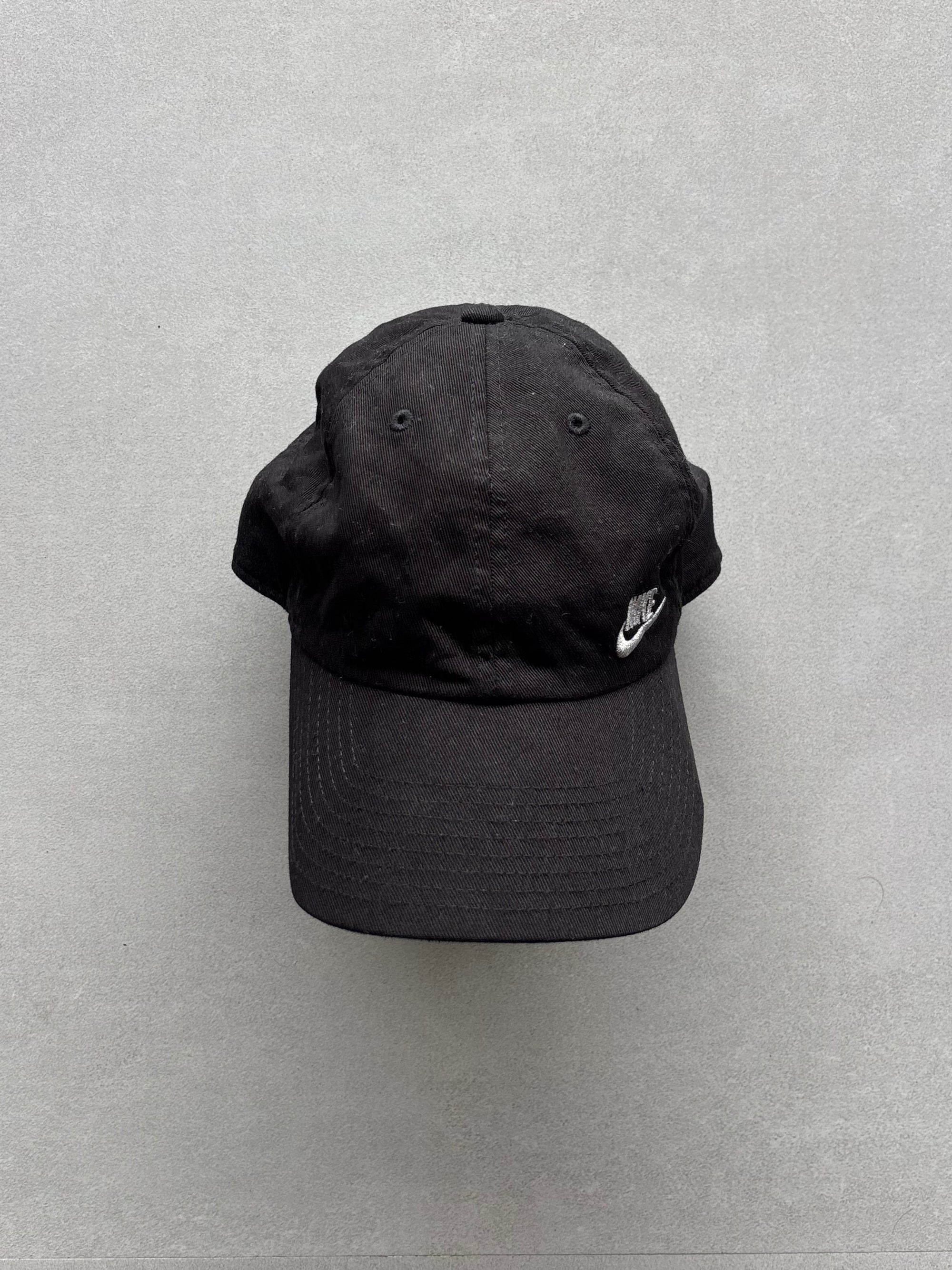 NIKE BLACK CAP