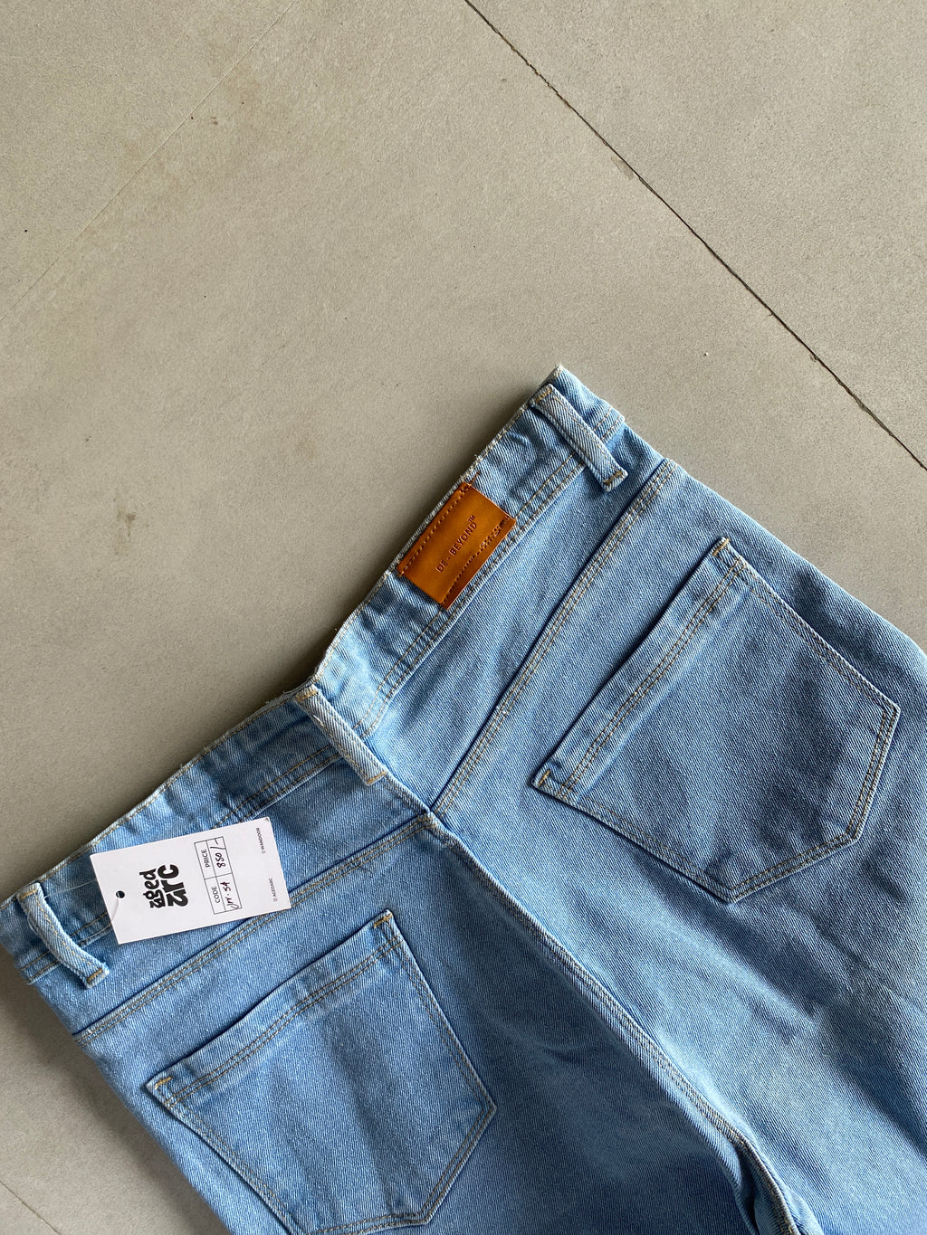 DISTRESSED BAGGY DENIM - XL