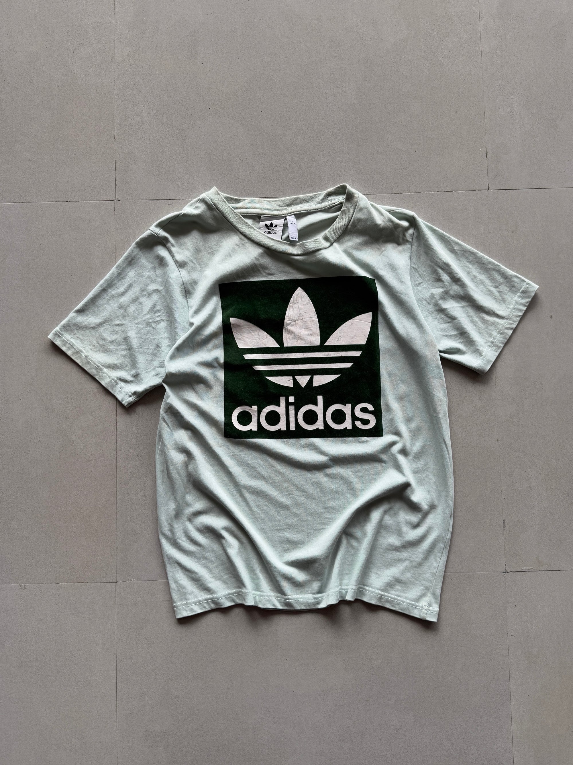 ADIDAS ORGINALS TEE - S