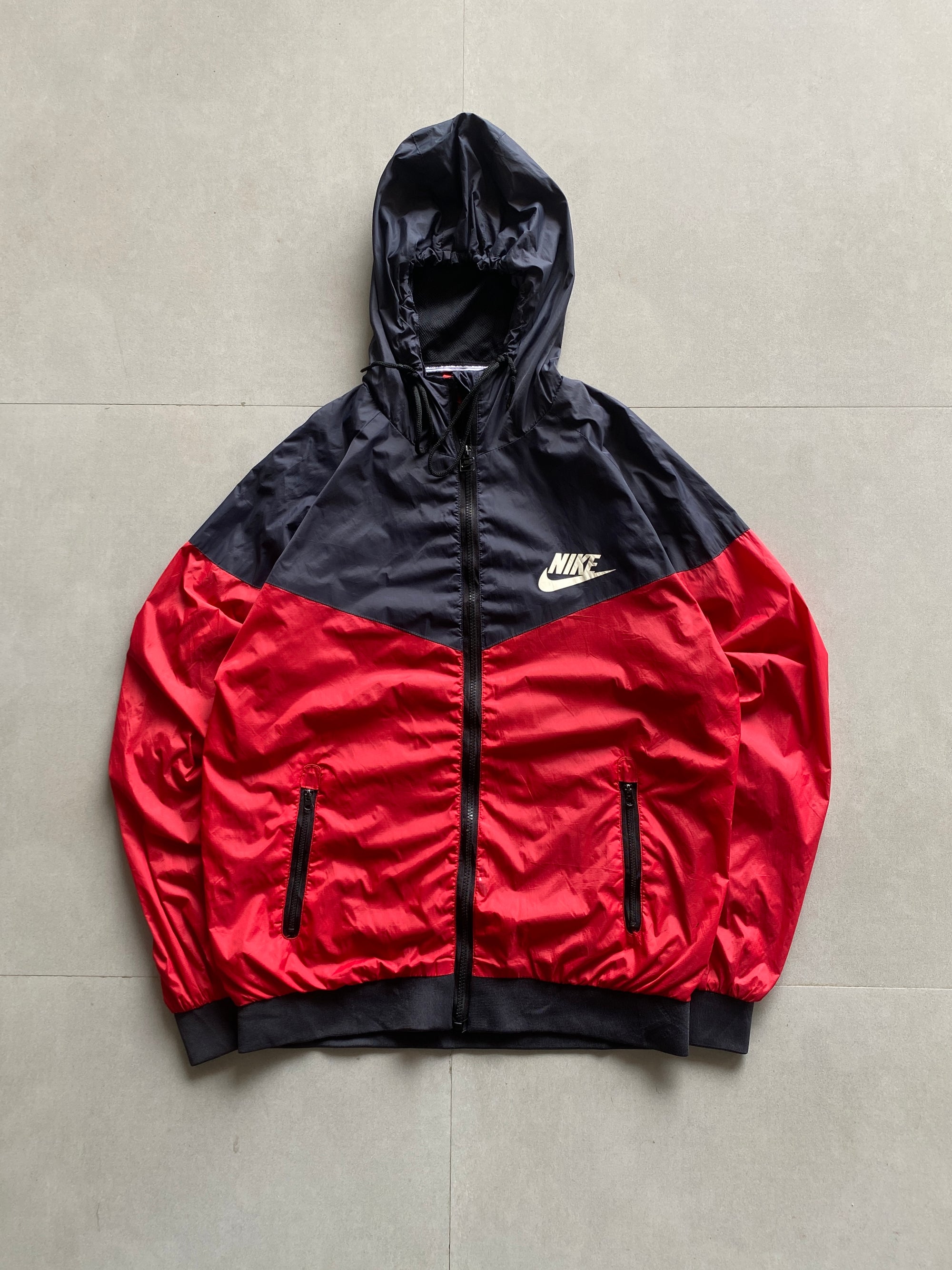 VINTAGE NIKE JACKET - L