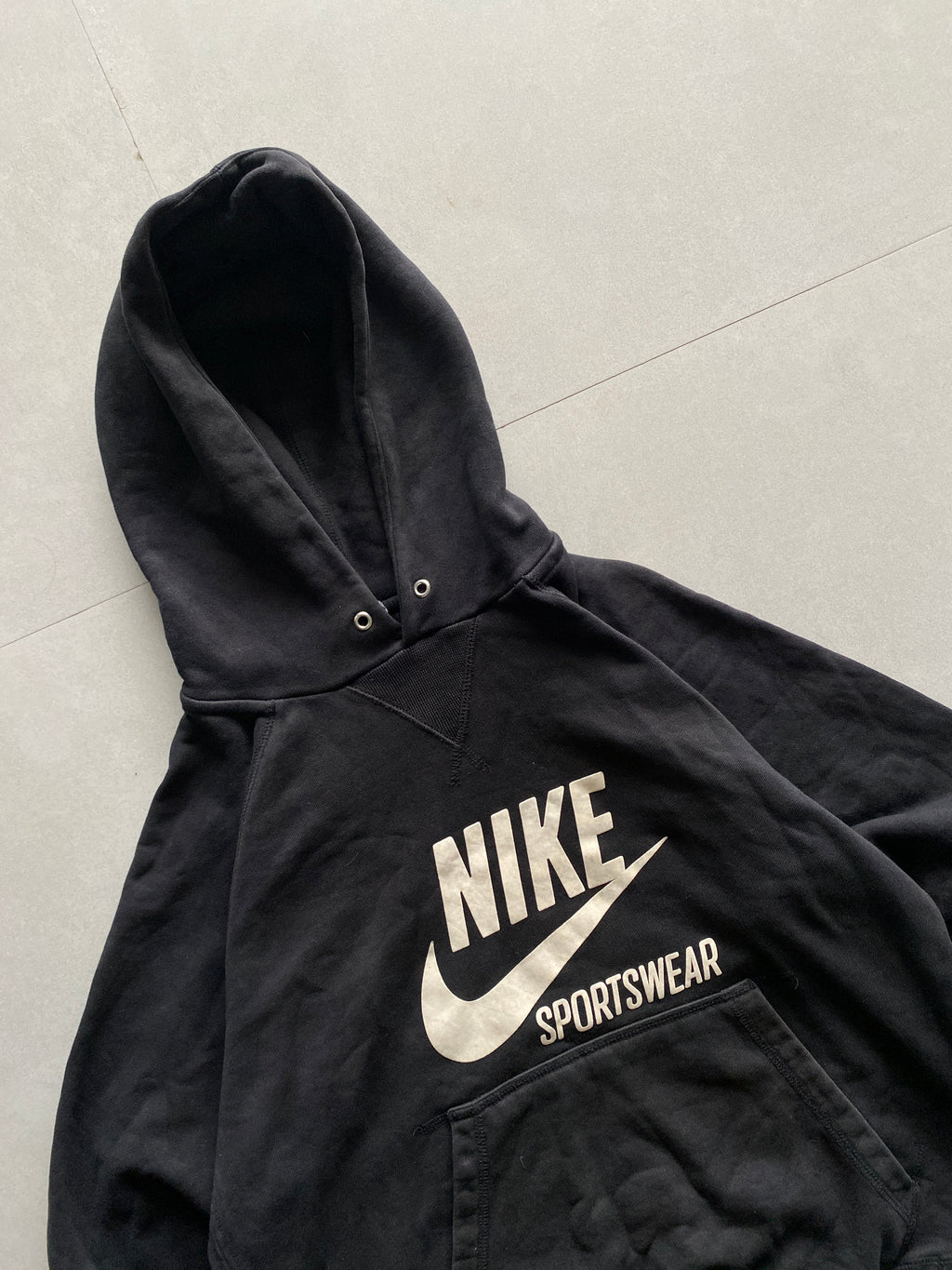 VINTAGE NIKE HOODIE - M