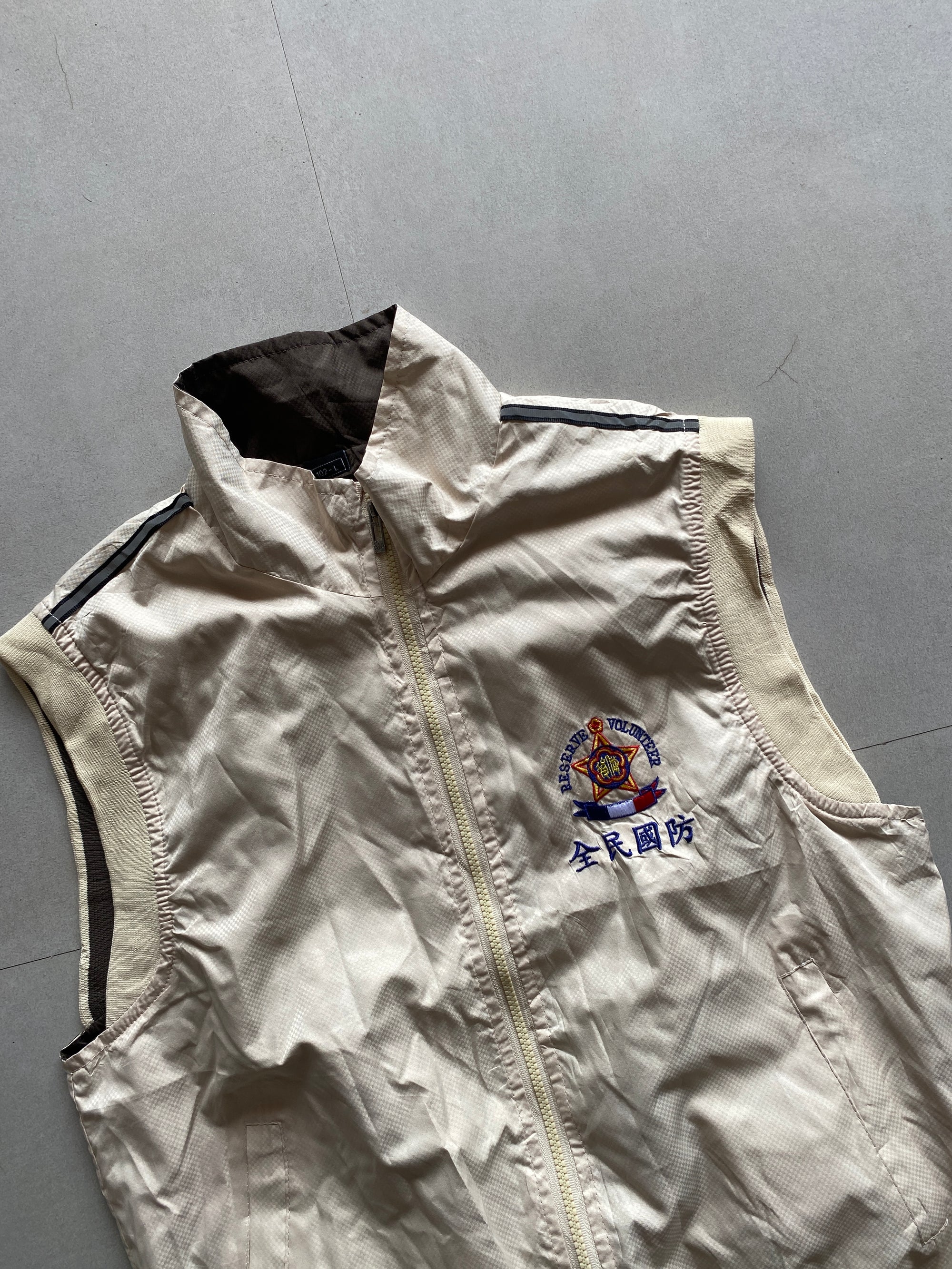 SLEEVELESS JACKET - S