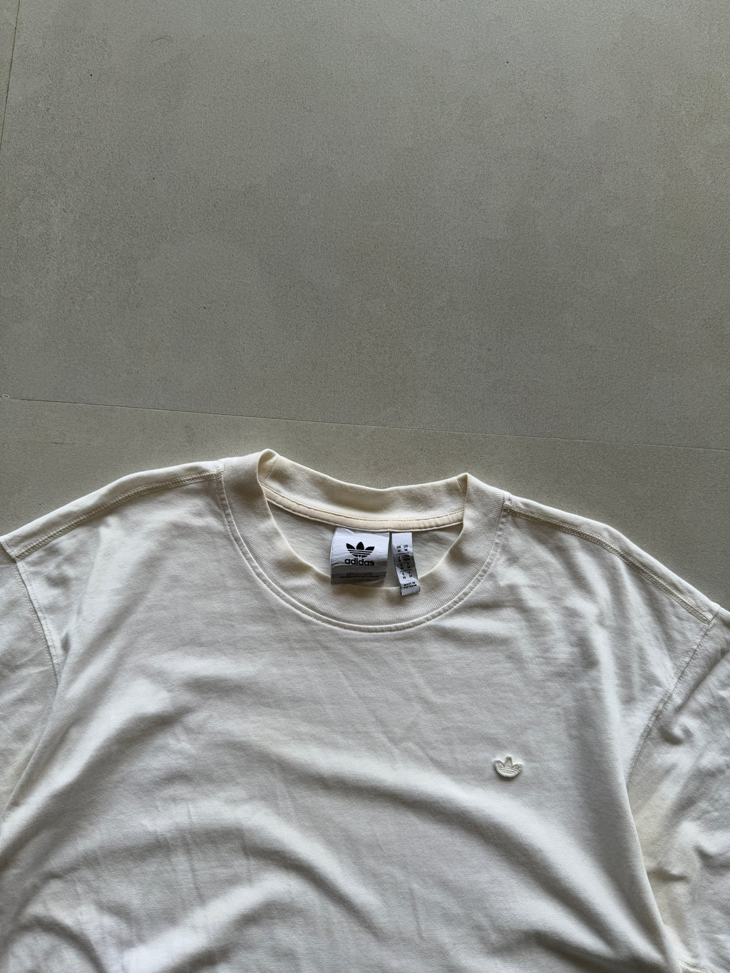 ADIDAS ORGINALS TEE - M