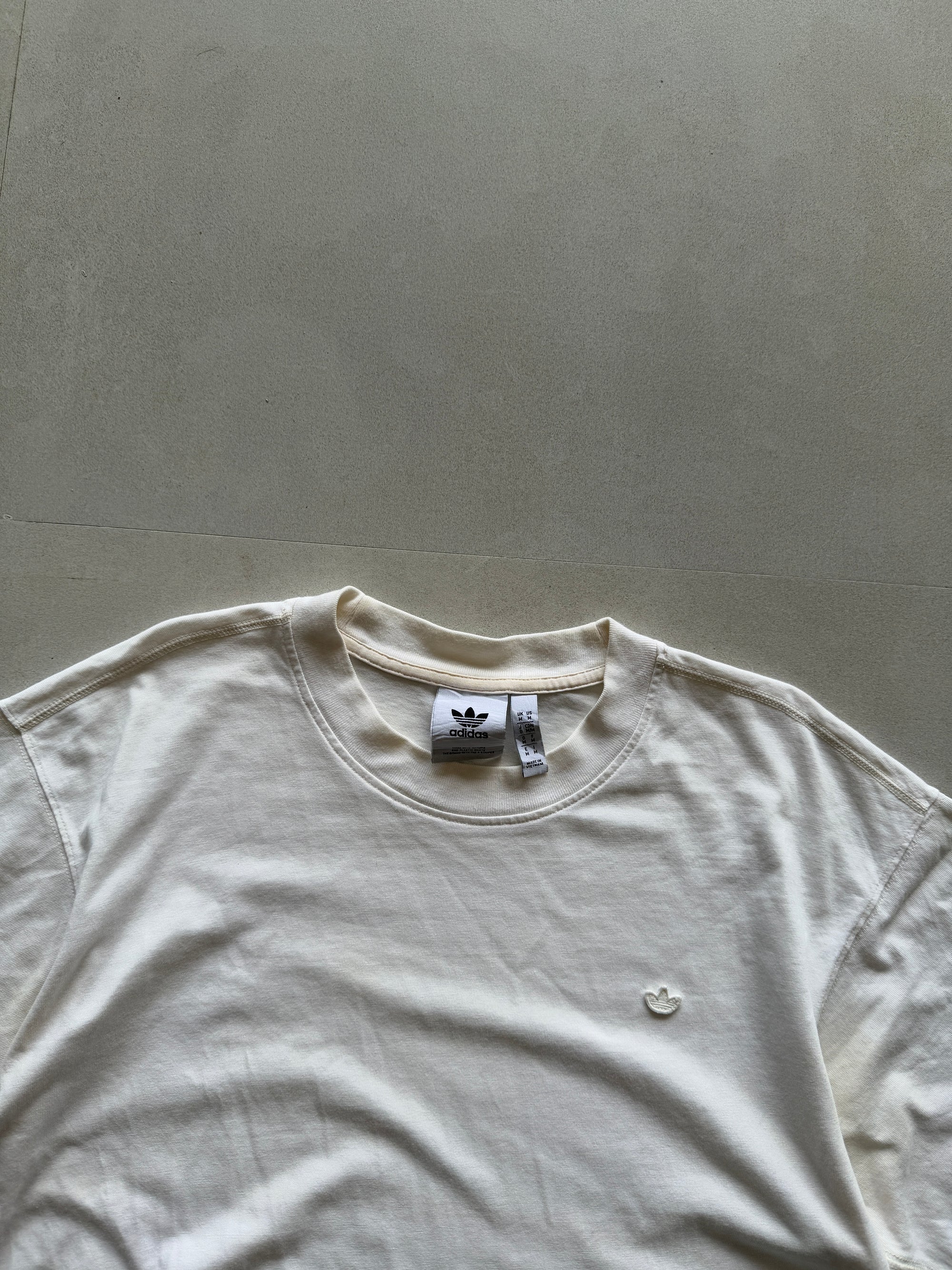 ADIDAS ORGINALS TEE - M