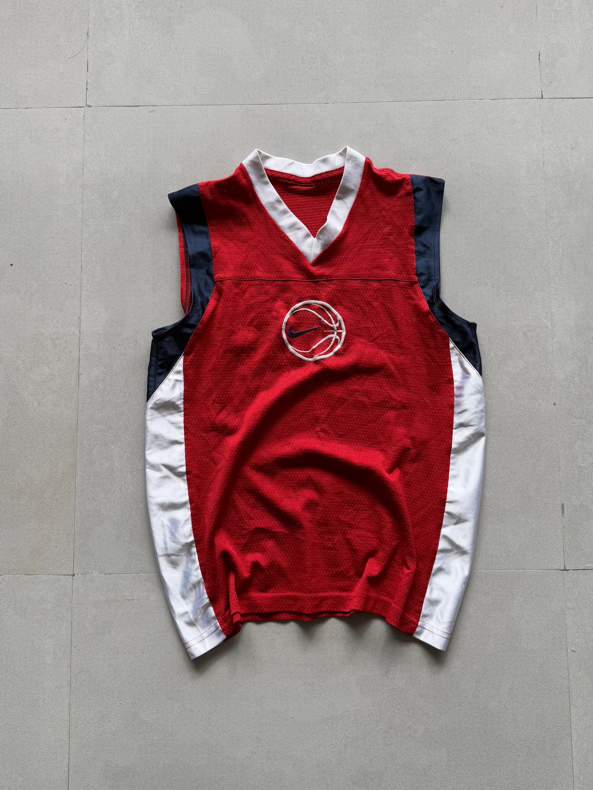 VINTAGE NIKE CENTER SWOOSH SLEEVELESS JERSEY - XS