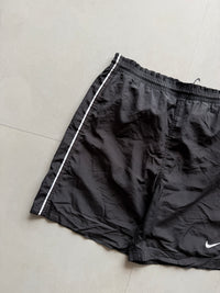 VINTAGE NIKE SHORTS - M