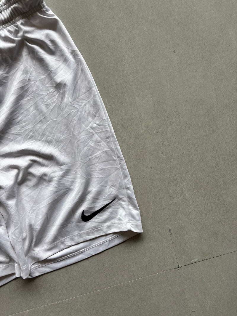 NIKE DRI-FIT SHORTS - M