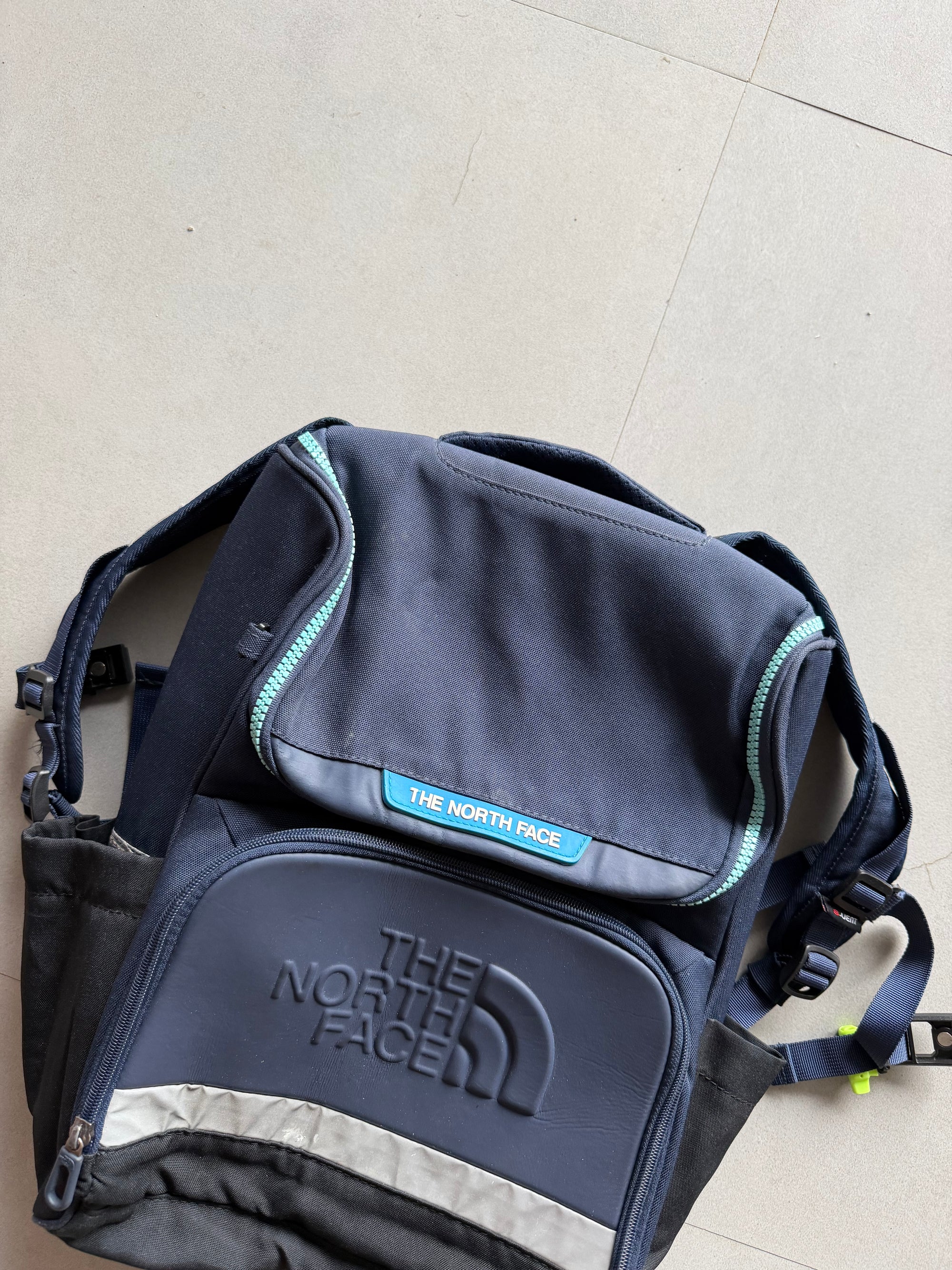 THE NORTH FACE BOYS BACKPACK