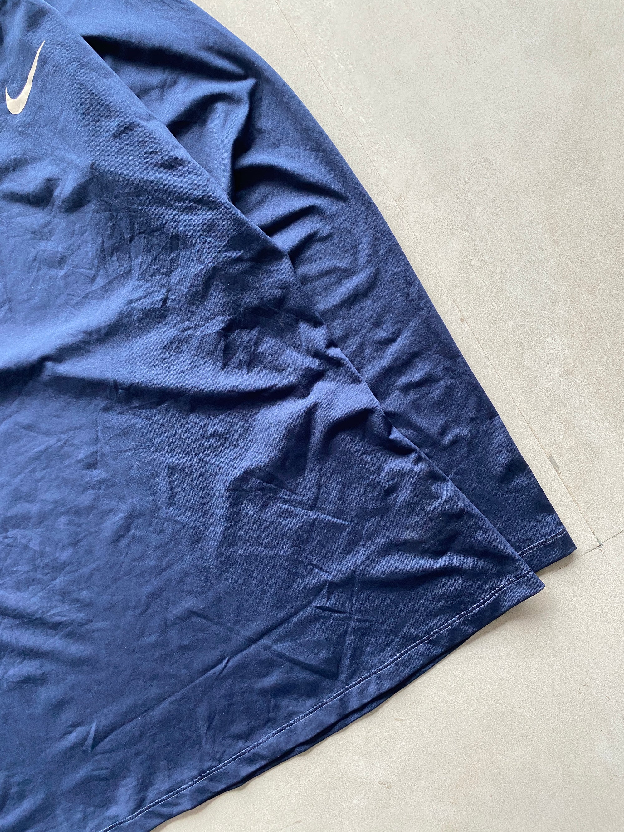 NIKE DRI-FIT TEE - S