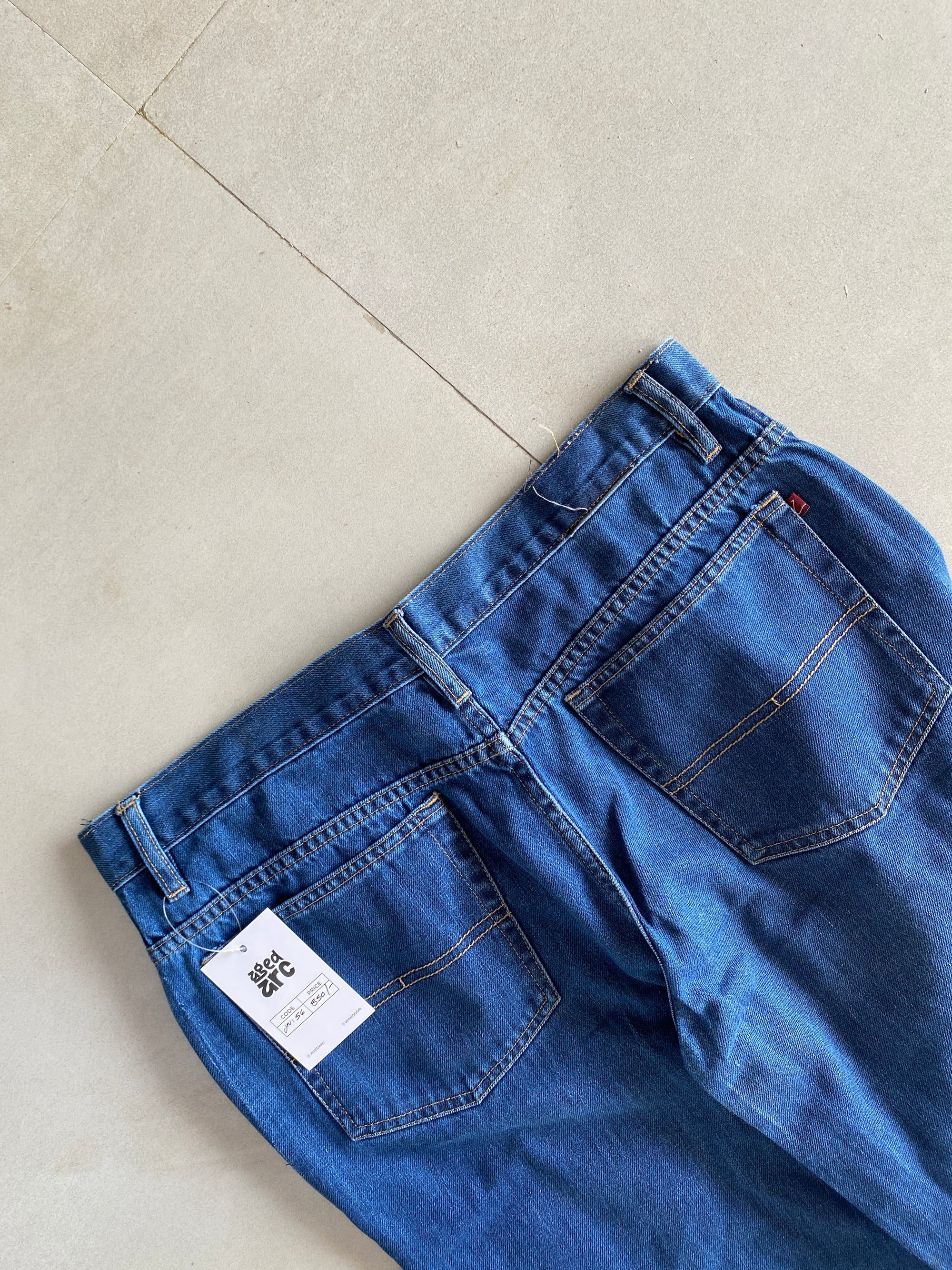 BOOT CUT DENIM - M