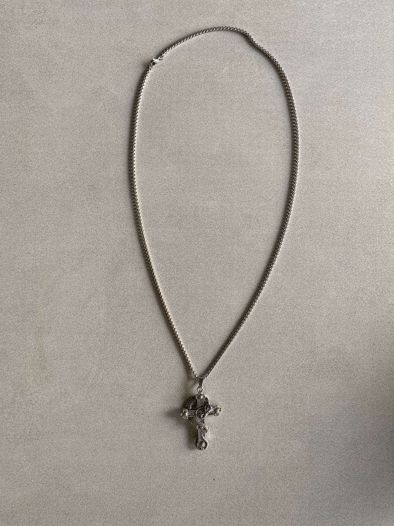 SKULL AND SERPENT PENDANT CHAIN