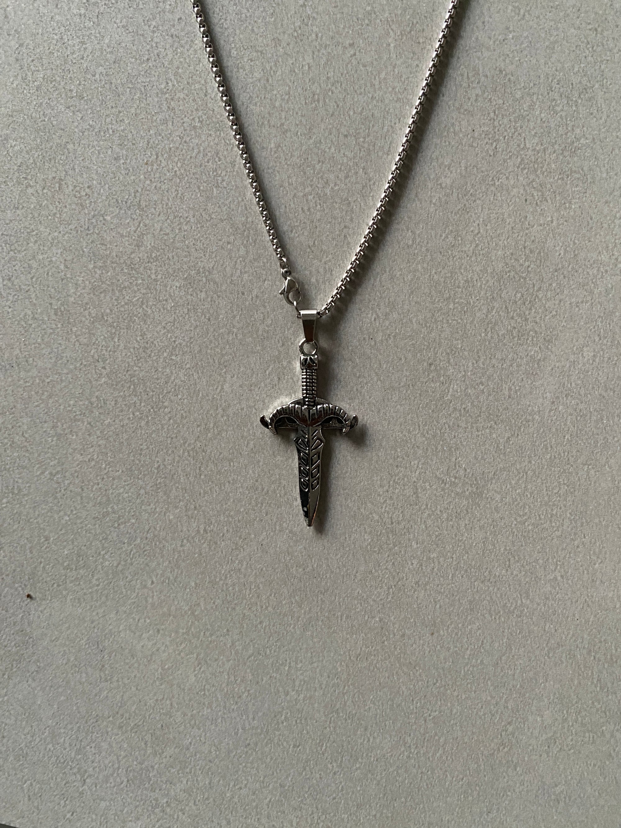 SWORD PENDANT CHAIN