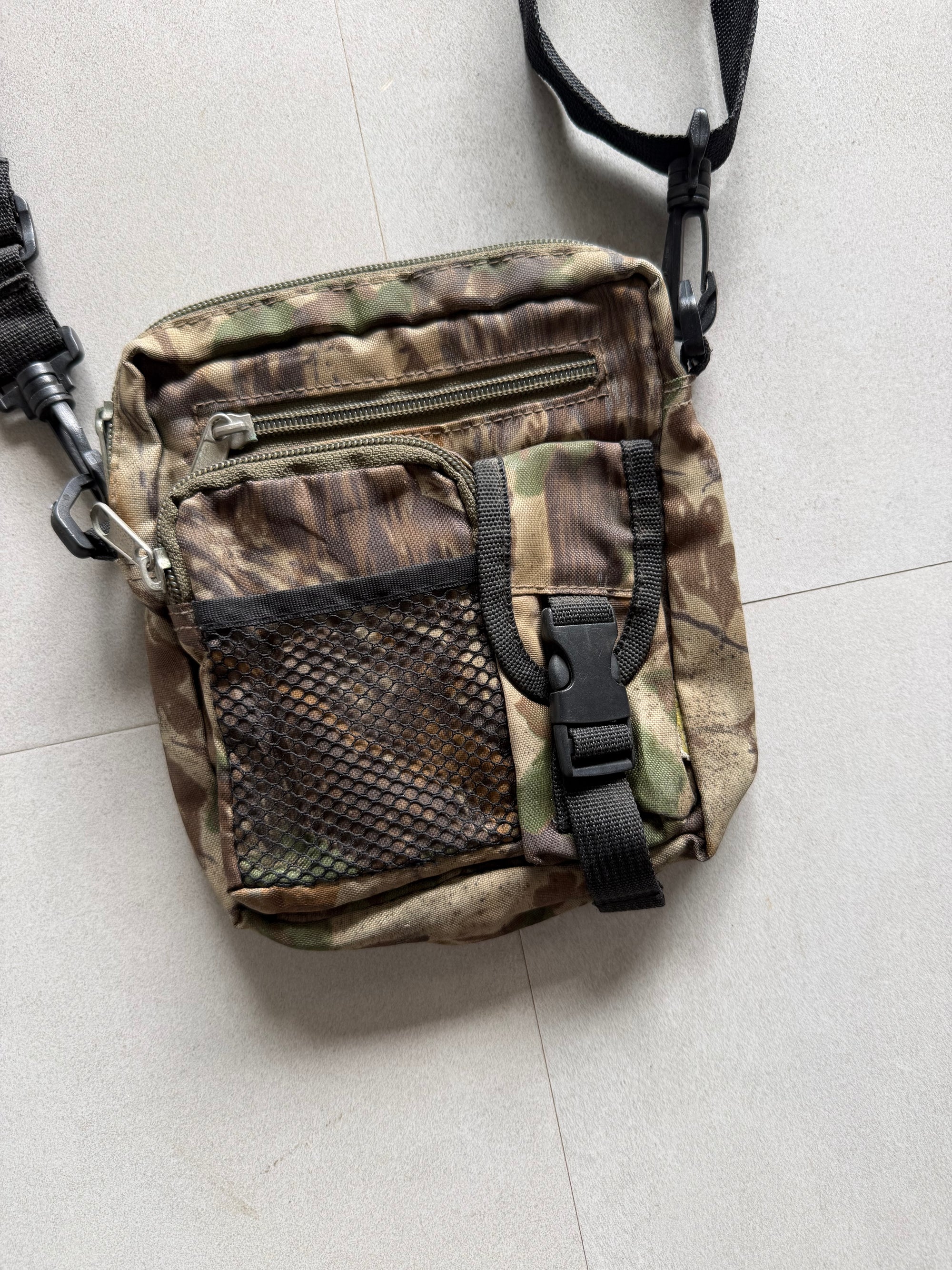 REALTREE CAMOU SLING BAG
