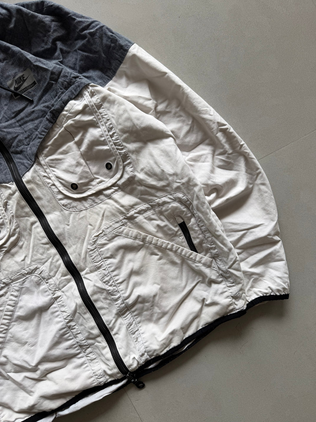 VINTAGE NIKE INTERNATIONAL JACKET - M