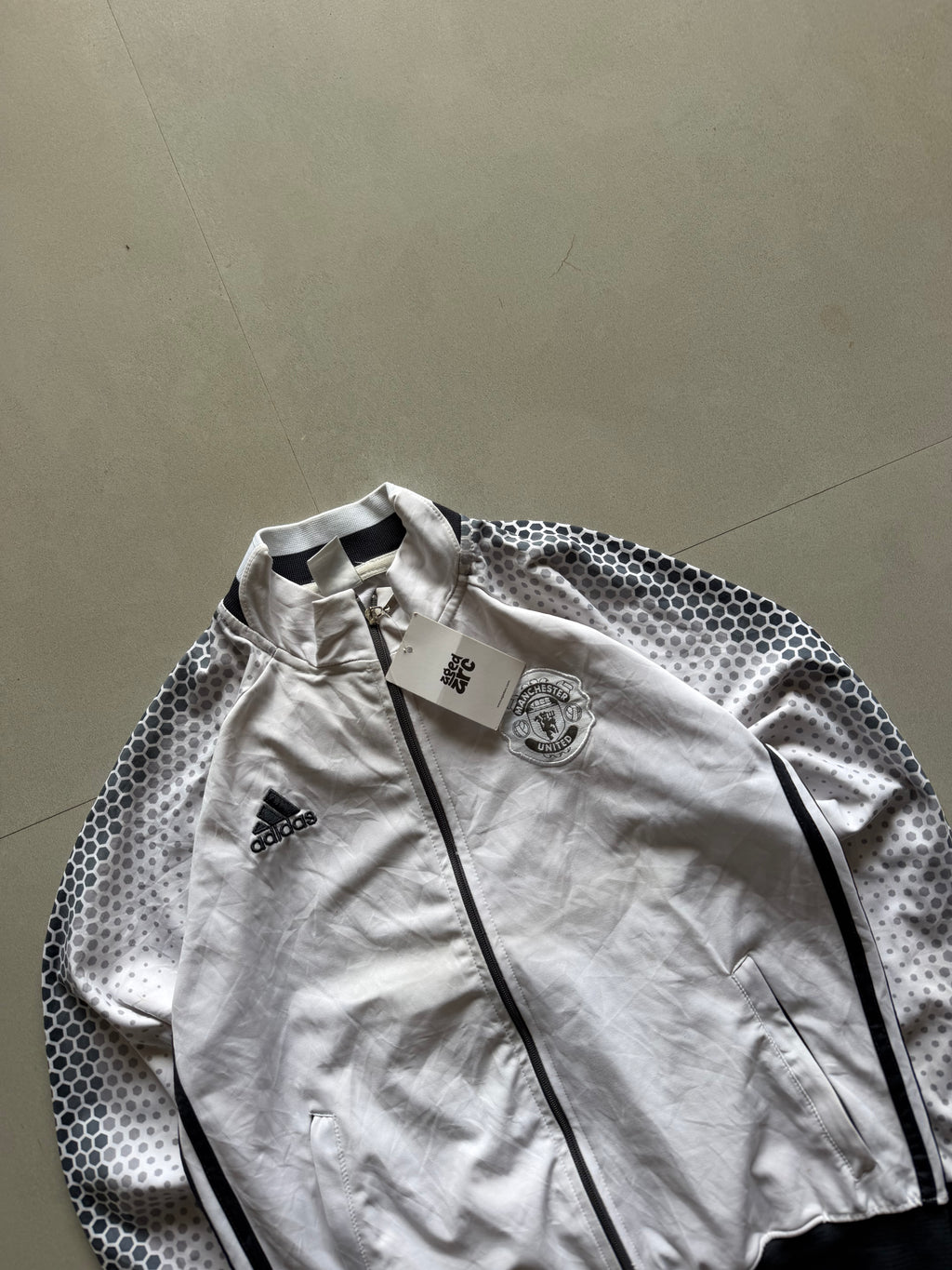 ADIDAS MANCHESTER UNITED JACKET -