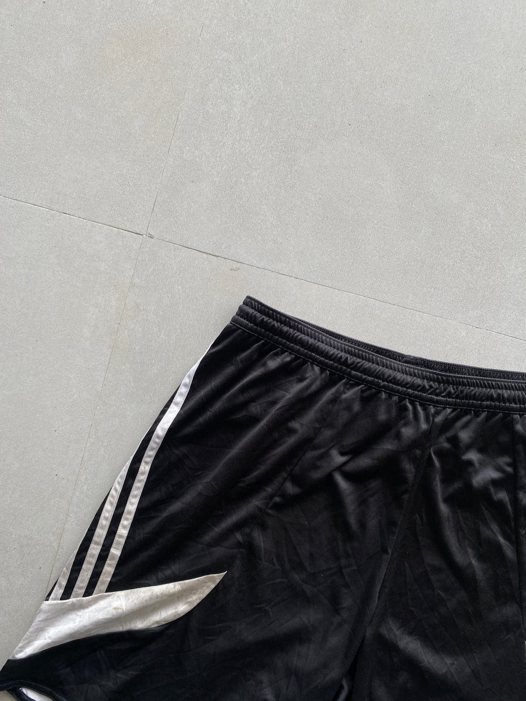 ADIDAS SHORTS - S