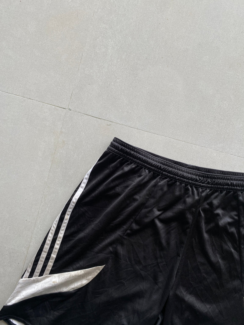 ADIDAS SHORTS - S