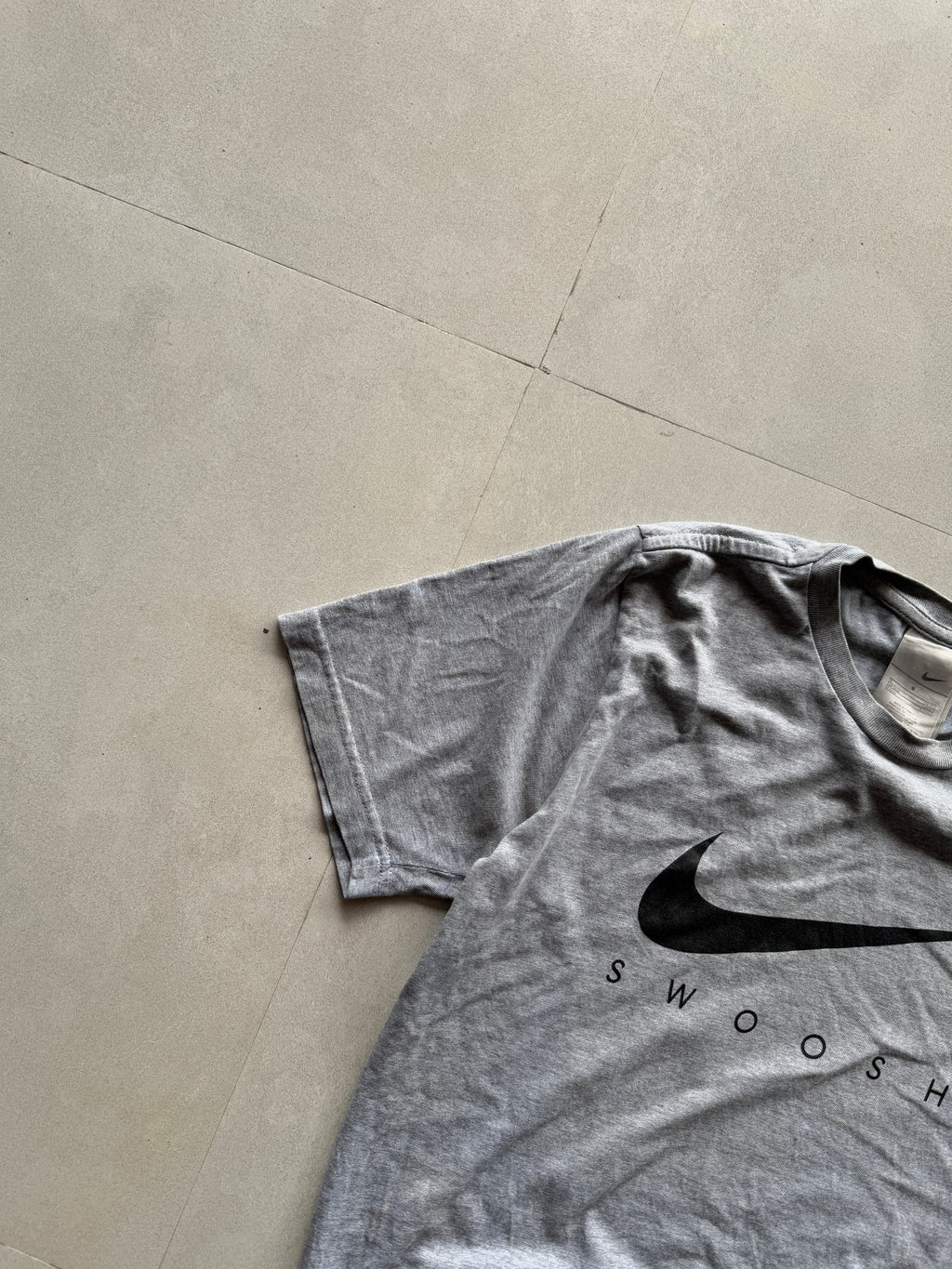 00s NIKE SWOOSH TEE - M