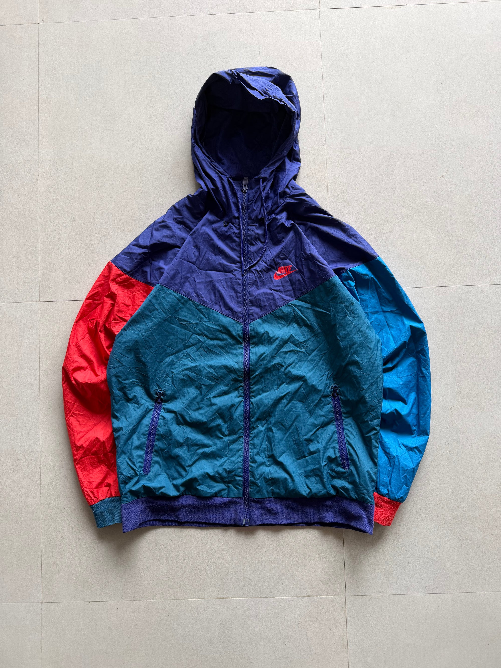 VINTAGE NIKE HOODED JACKET - L