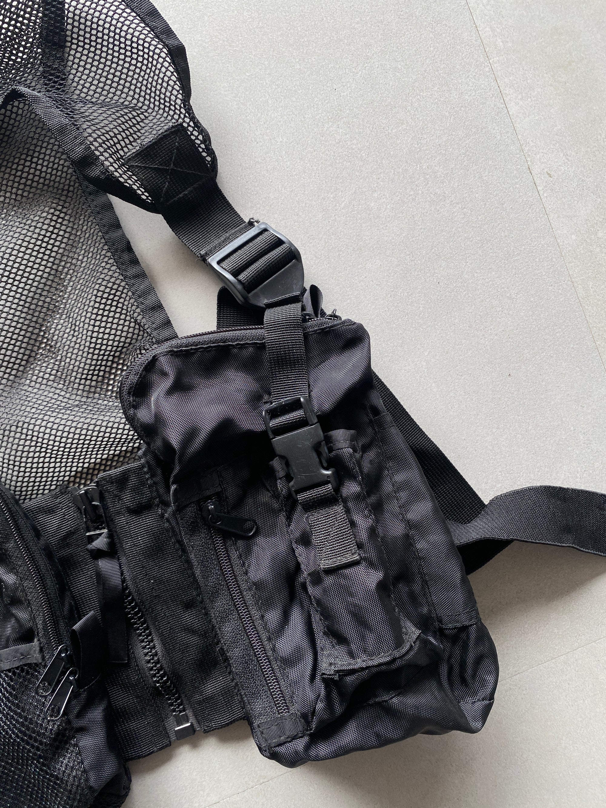 BIO HAZARD MULTIPOICKET VEST BAG