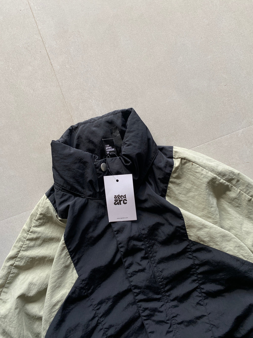 ADIDAS THREE STRIPES JACKET - L