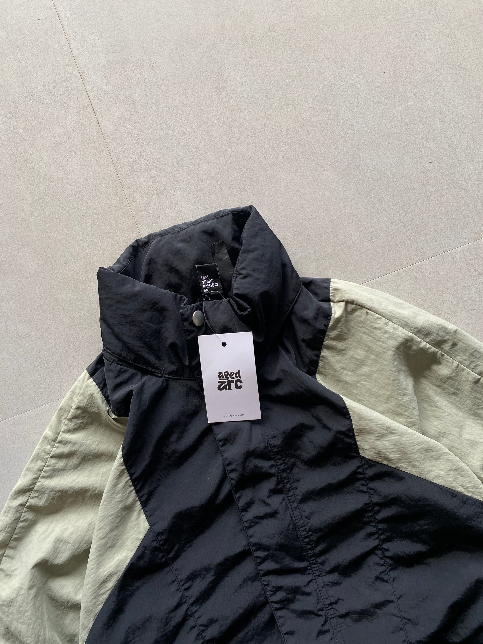 ADIDAS THREE STRIPES JACKET - L