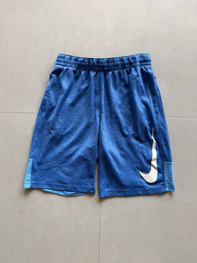 NIKE BIG SWOOSH SHORTS - M