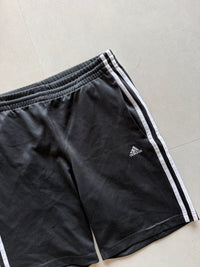 ADIDAS STRIPED SHORTS - M