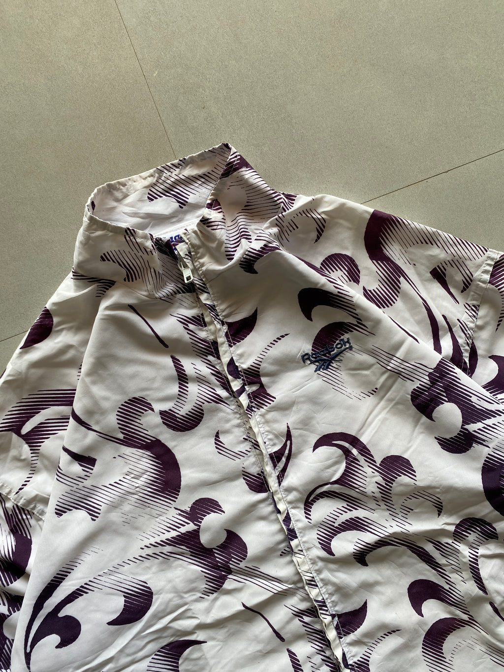 VINTAGE REEBOK PRINTED JACKET - XL